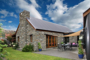 Maytime Cottage - Arrowtown Holiday Home